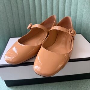 Larroude Blair Ballet Flat / TAN SIZE 7.5